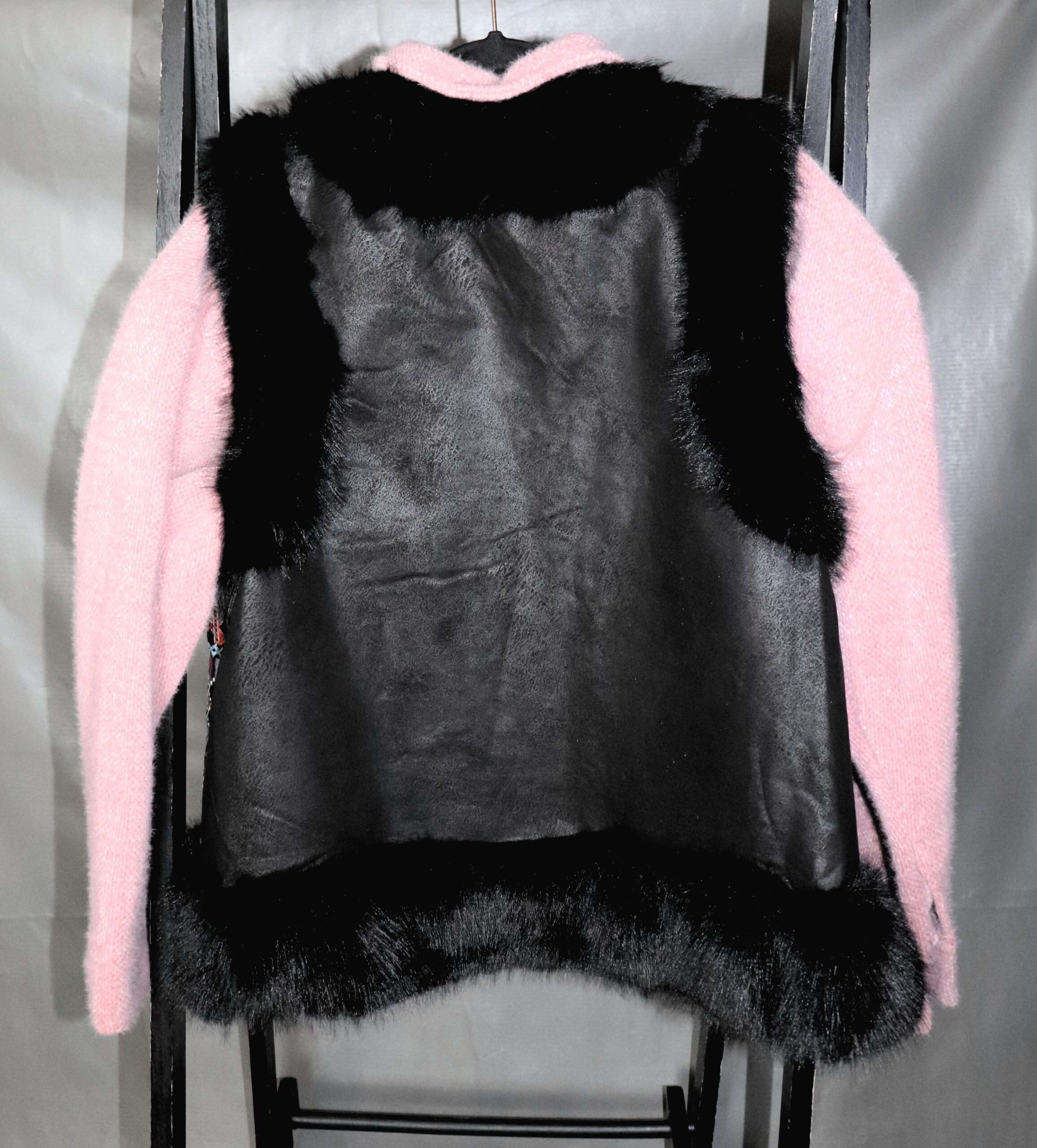 Chaleco con Bordado Étnico y Detalles Estilo Bohemio - Imagen 4