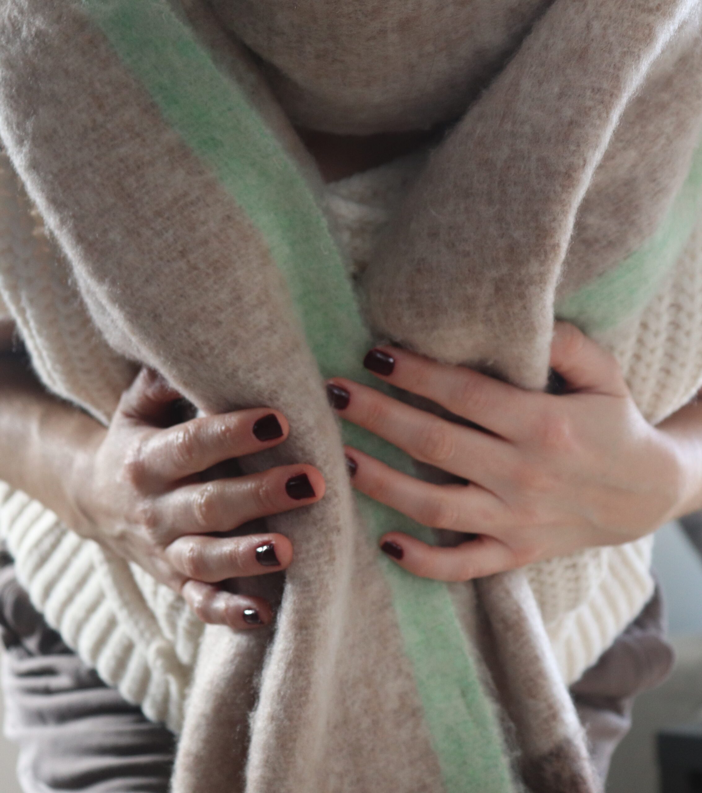Bufanda de Lana con Pompones - Imagen 7