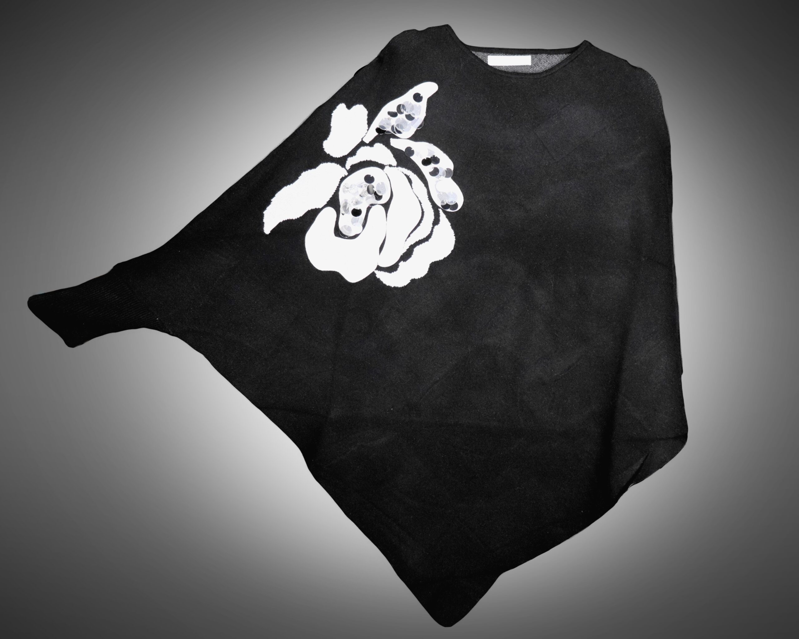 Jersey Capa en Pico - Detalle Flor Bordada con Lentejuelas